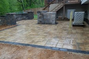 patios_gallery_Sitting-wall-and-bar-installation