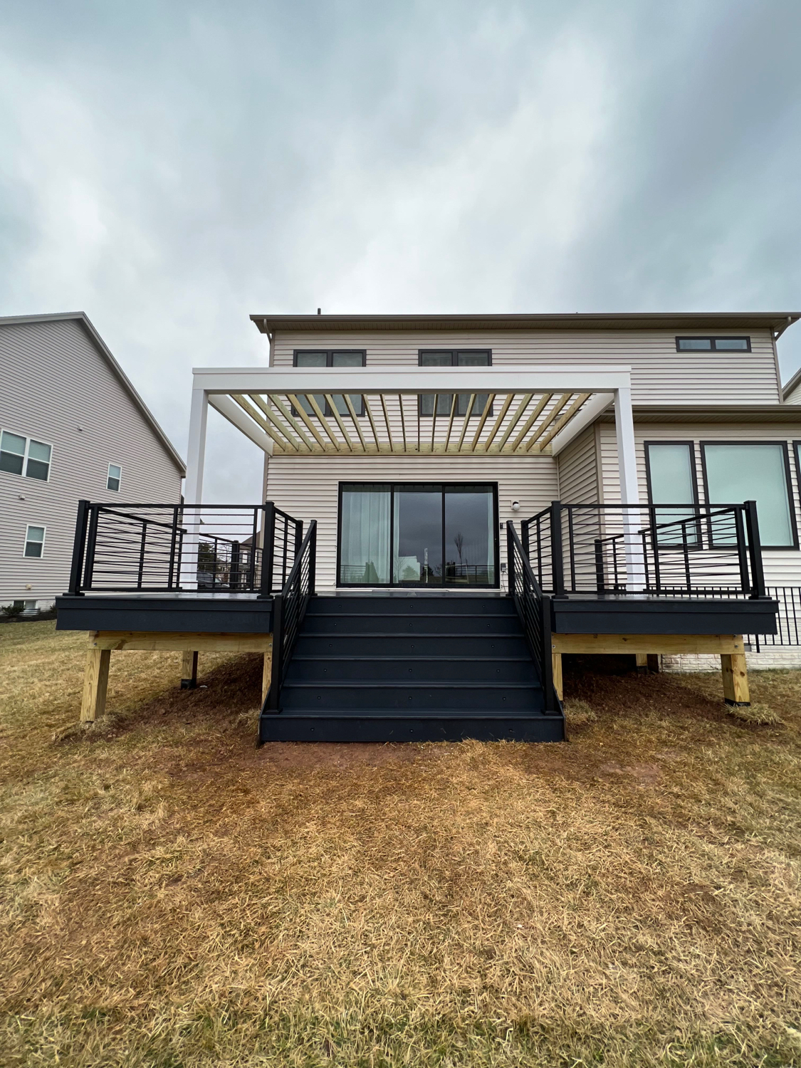 Freestanding deck with aluminum pergola