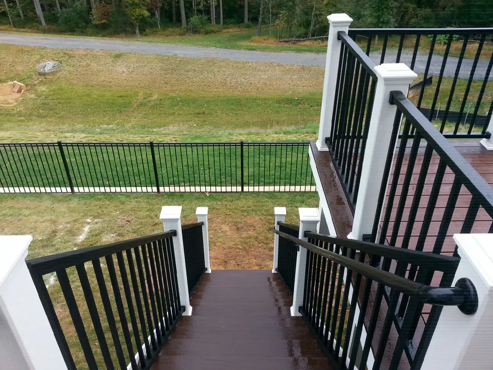 aerial-view-of-aluminum-deck-railing-and-black-fence-on-the-below-in-the-virginia