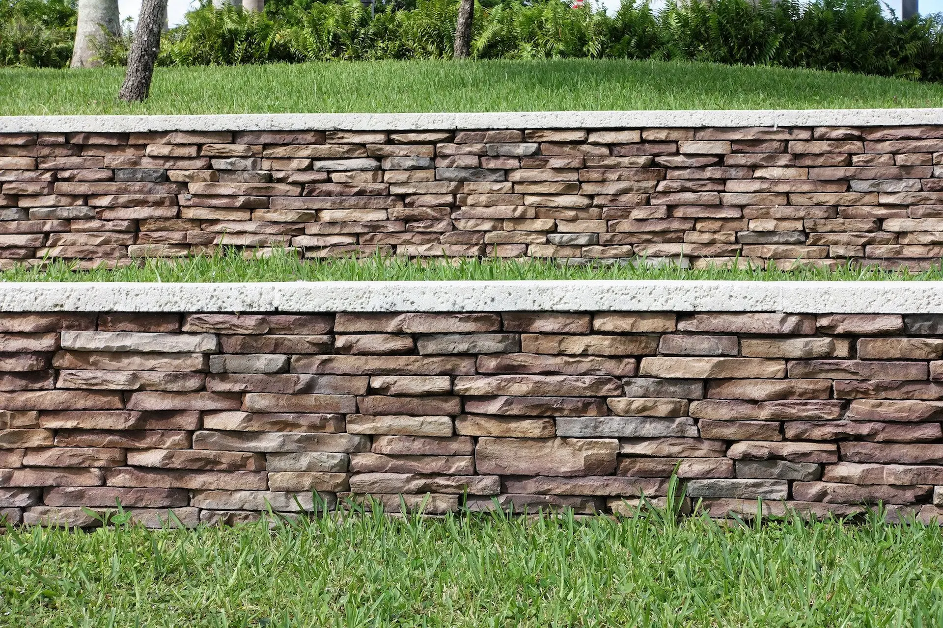 close-up-view-of-retaining-wall-on-the-virginia